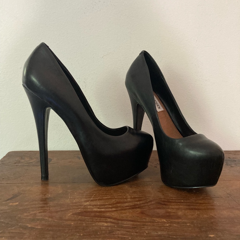 Steve Madden DejaVu Leather Platform Stilettos